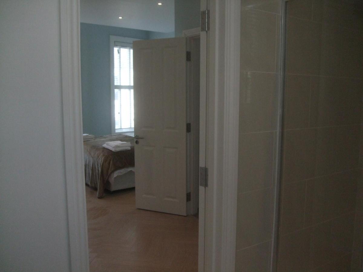 Fulham Bnb London Bagian luar foto